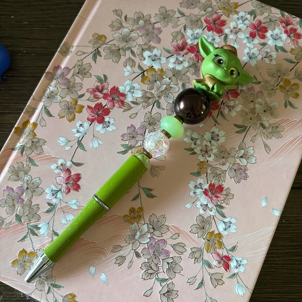 Disney Doorables: Star Wars: Yaddle handmade beaded pen